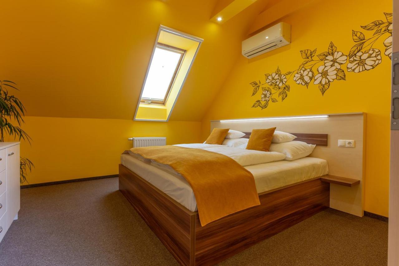 Hotel Mayer Alsooers Bagian luar foto