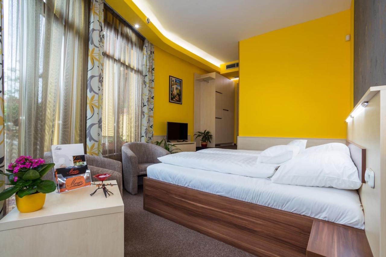 Hotel Mayer Alsooers Bagian luar foto