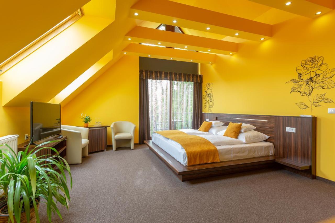 Hotel Mayer Alsooers Bagian luar foto