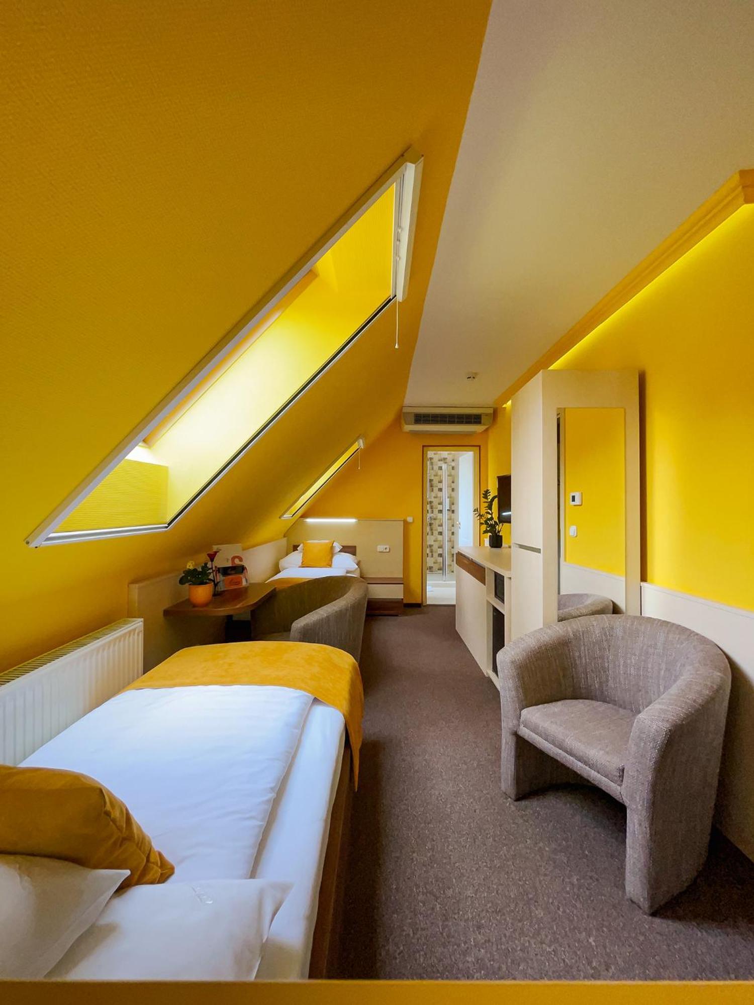 Hotel Mayer Alsooers Bagian luar foto
