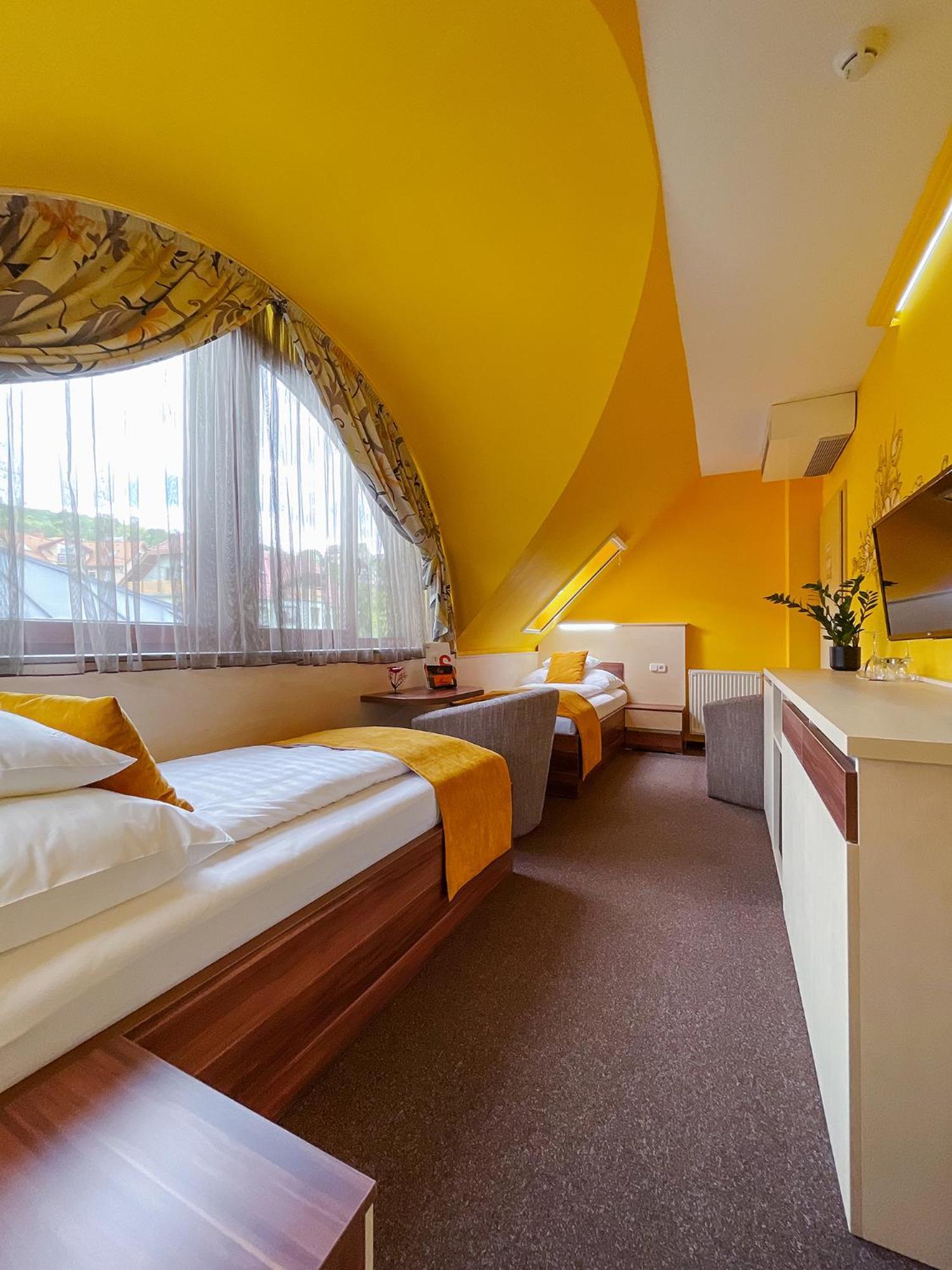 Hotel Mayer Alsooers Bagian luar foto