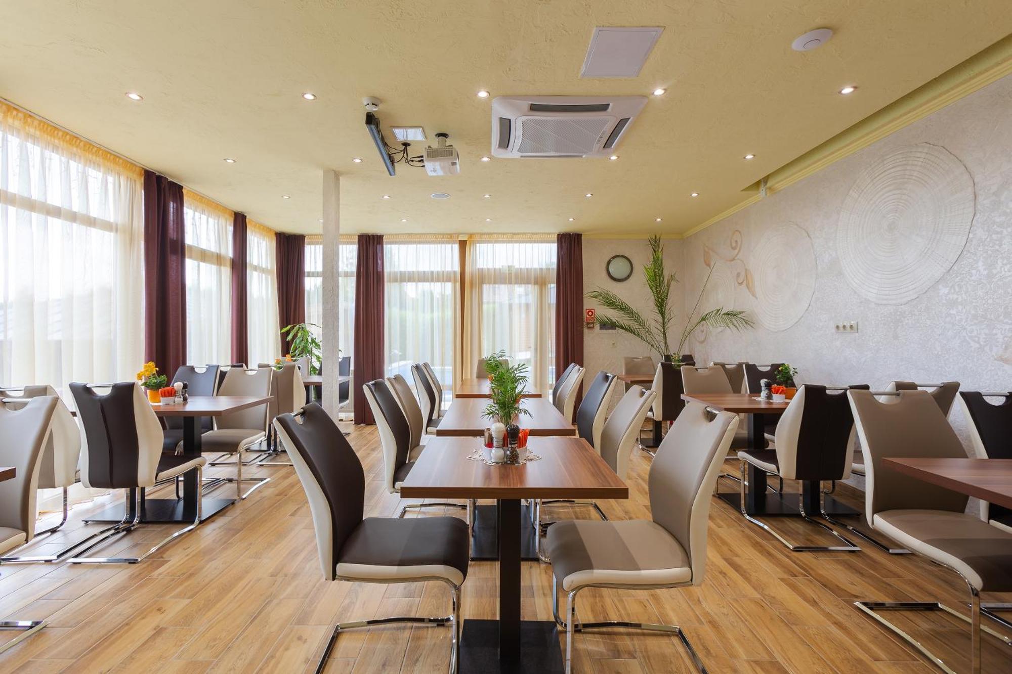 Hotel Mayer Alsooers Bagian luar foto