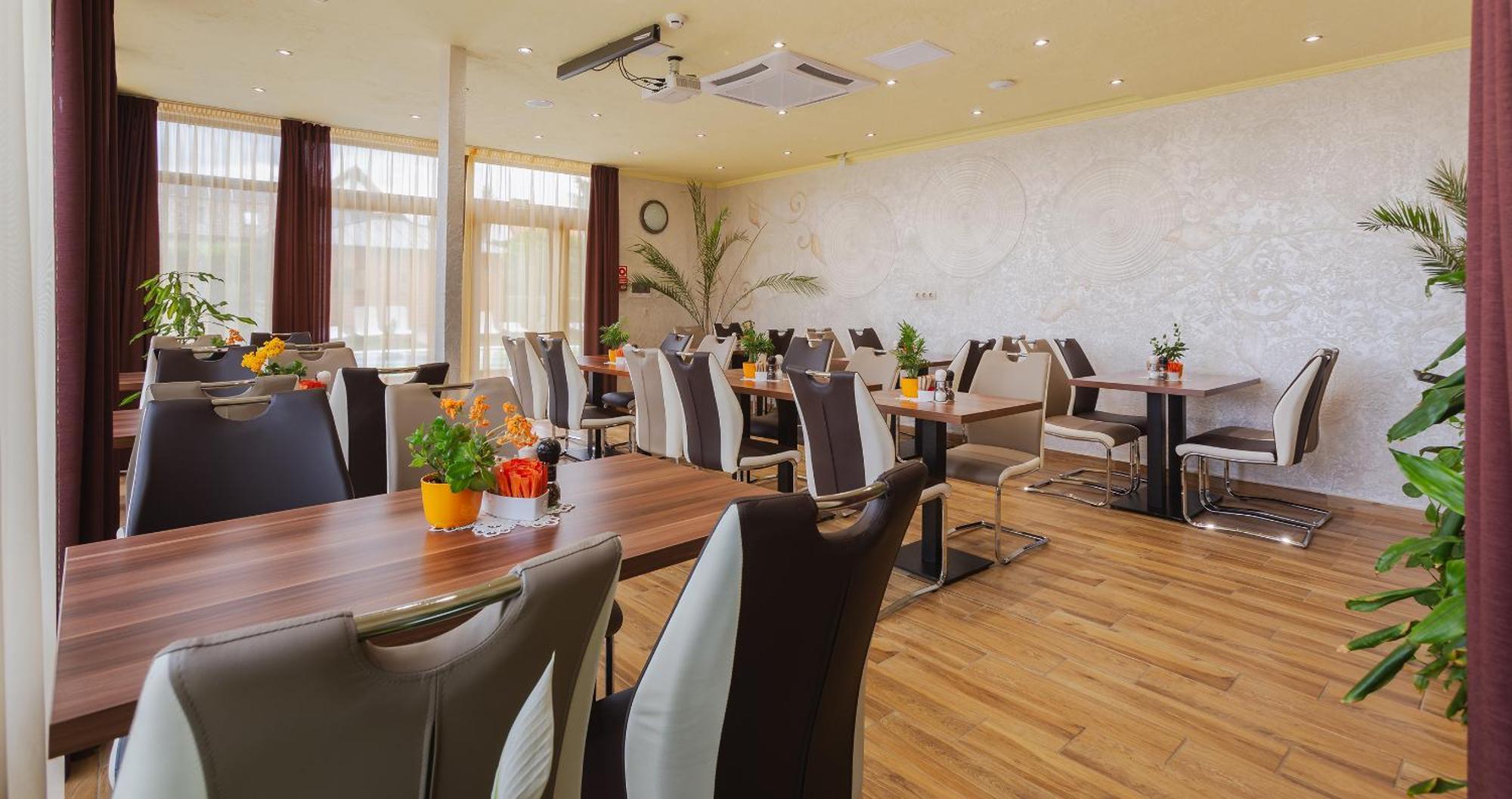Hotel Mayer Alsooers Bagian luar foto