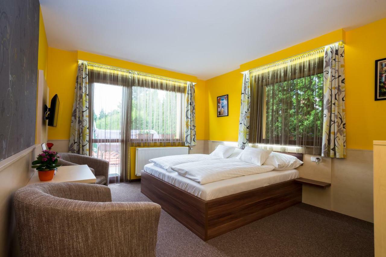 Hotel Mayer Alsooers Bagian luar foto
