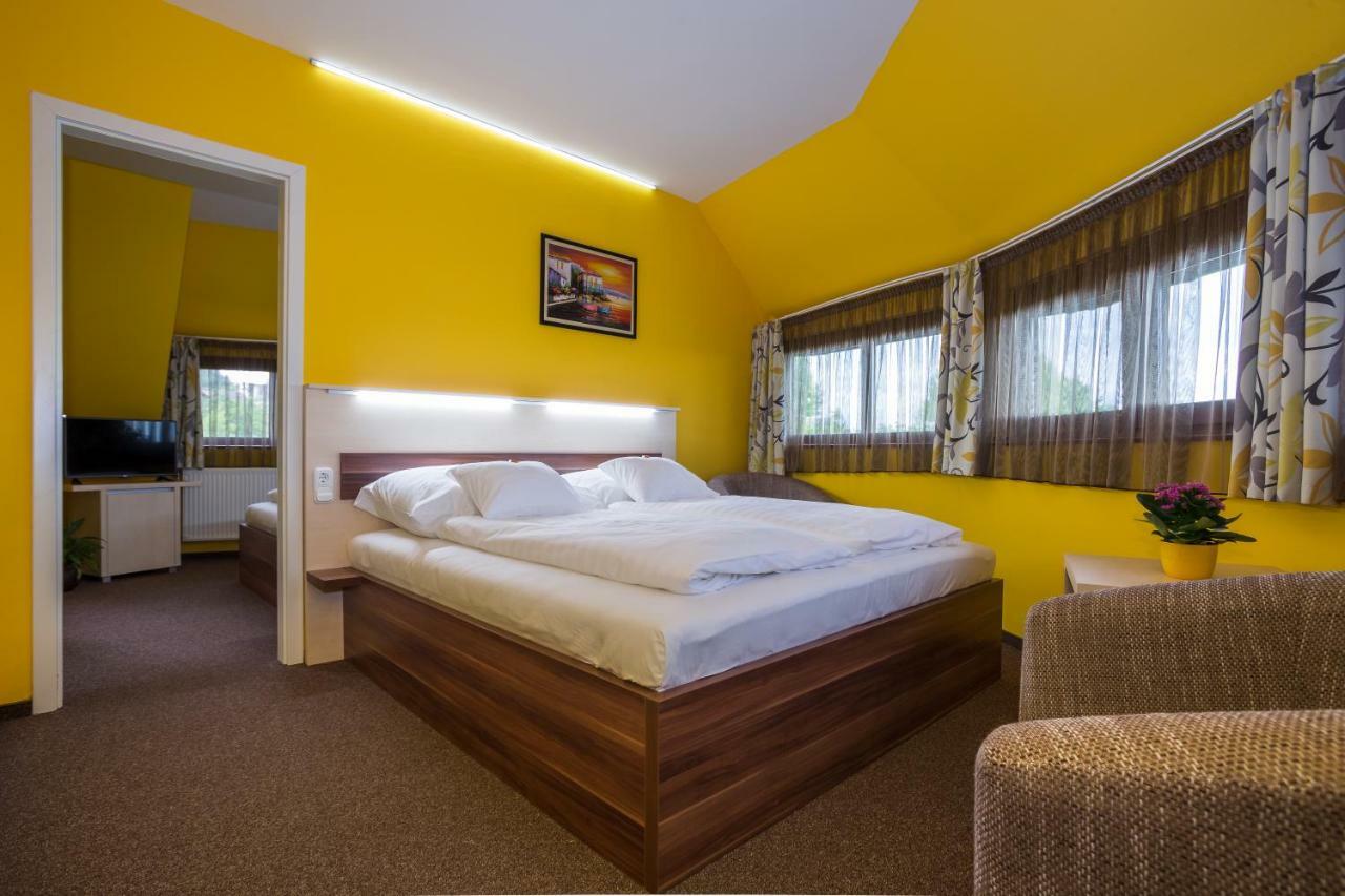 Hotel Mayer Alsooers Bagian luar foto